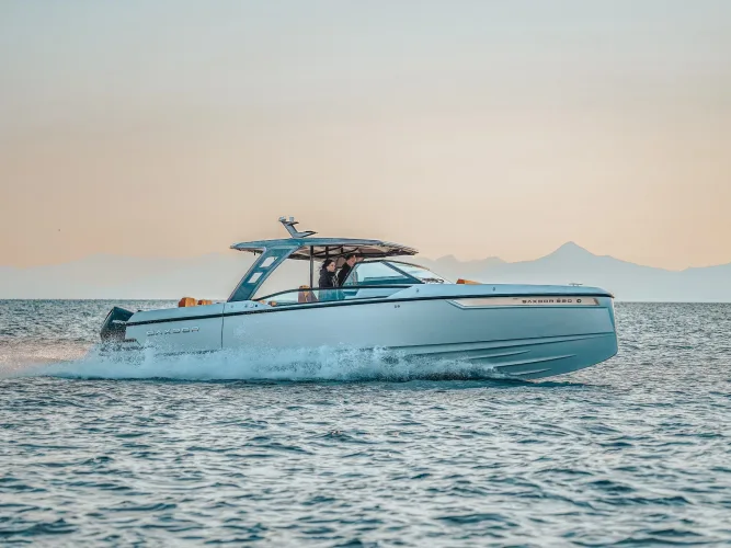 Motor yachts