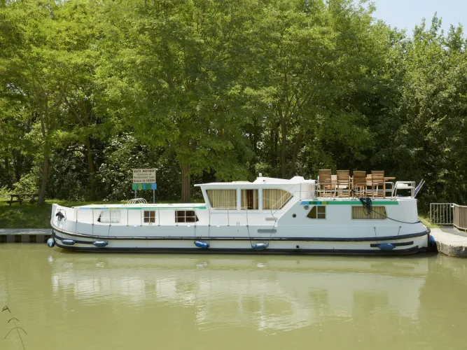 Houseboats