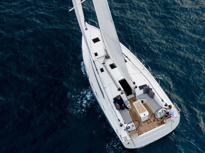 Sunsail Oceanis 40.1 Classic