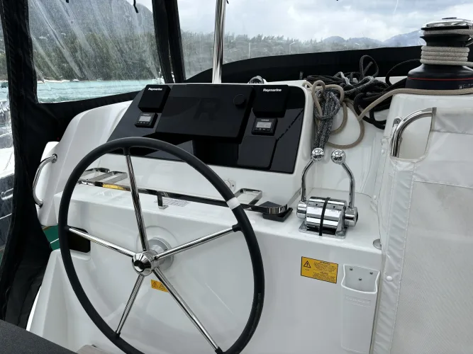 Helmstation