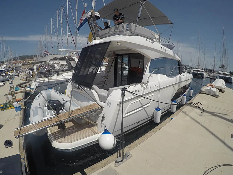 Prestige 420 Fly