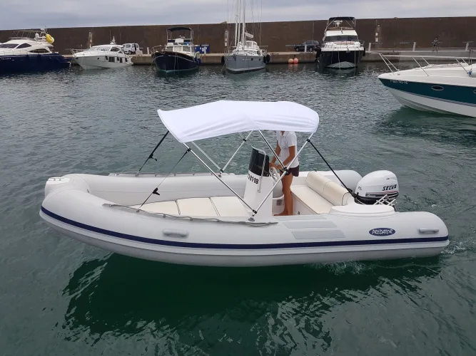 Motor yachts