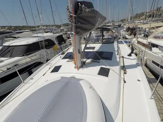 Dufour 470