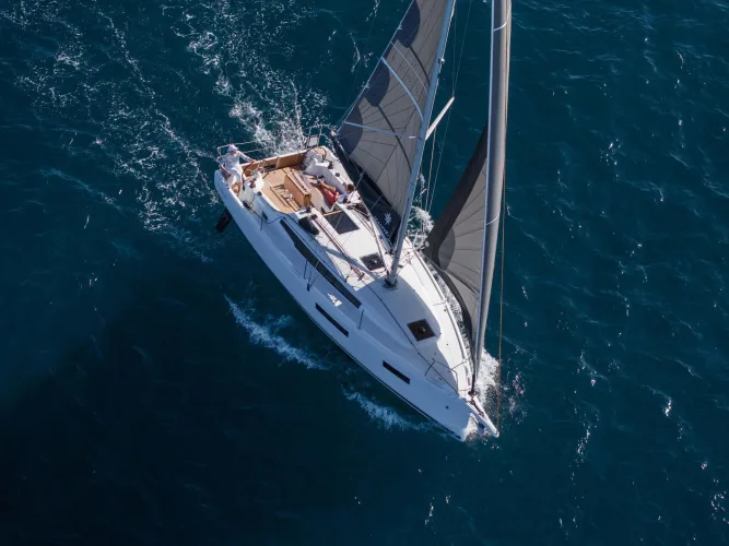 Sailing yachts