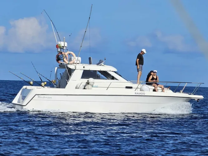 Motor yachts
