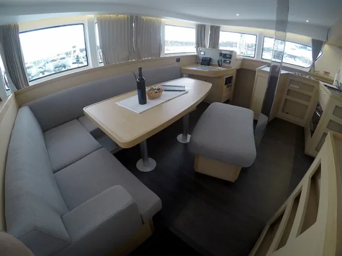 Lagoon 42