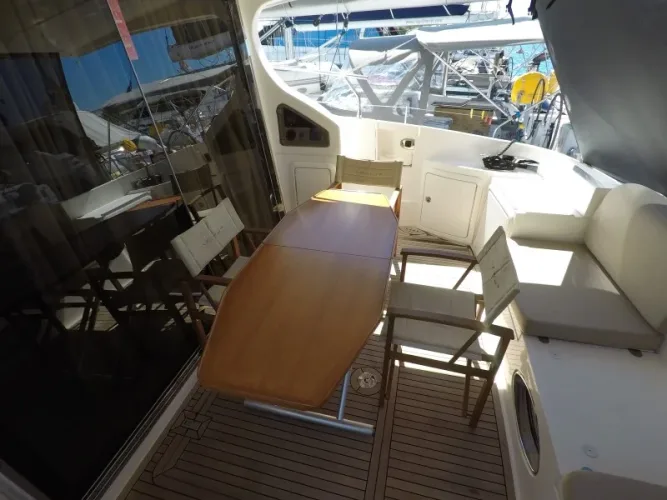 Azimut 47 Fly