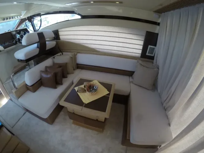 Azimut 47 Fly