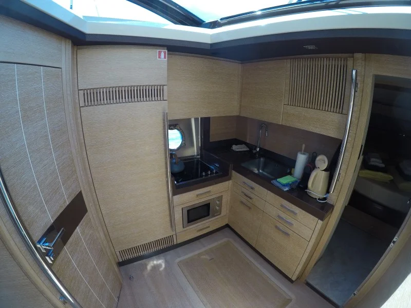 Azimut 47 Fly