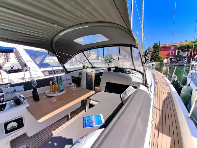 Sailing yachts