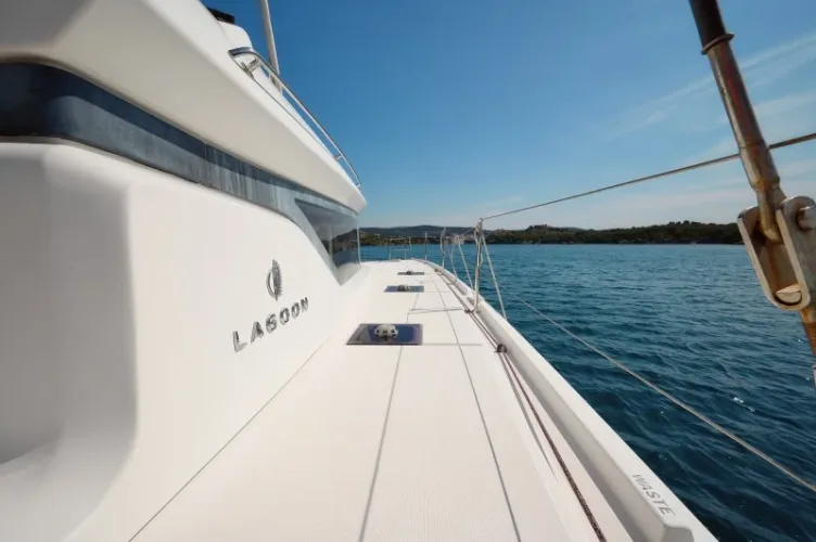 Lagoon 50