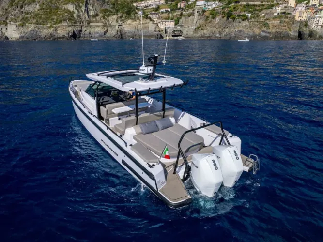 Axopar 37  Sun Top