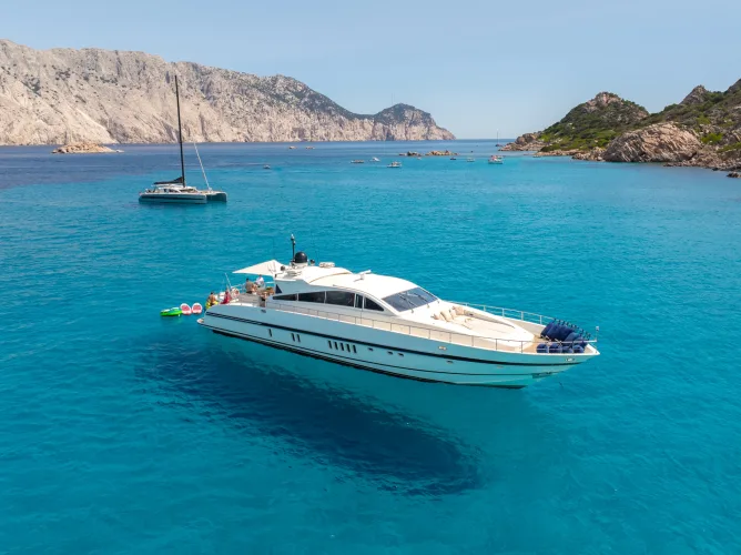 Motor yachts