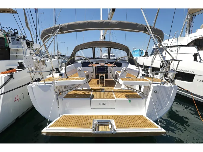 Sailing yachts