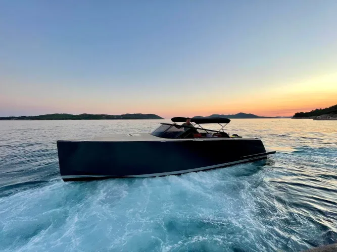 Motor yachts